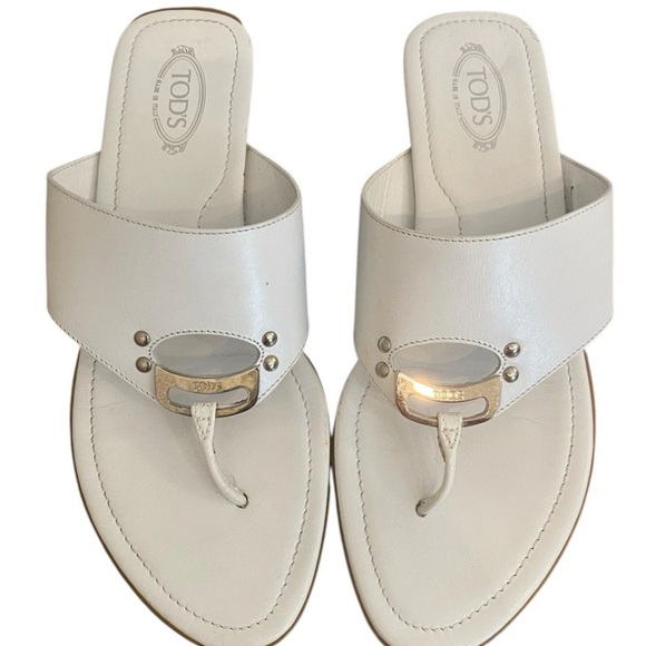 Tod’s Womens White Leather Thong Sandals Size 7.5 Summer Luxury Beach Vacation - Picture 2 of 10